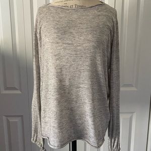 Zara long sleeve shirt with tie sleeves. Light knit material.